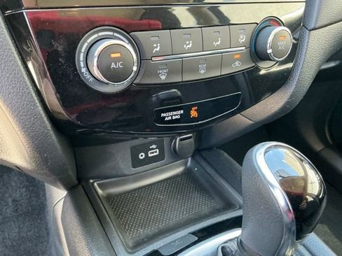 Used 2018 Nissan Rogue S AWD/4WD image 21