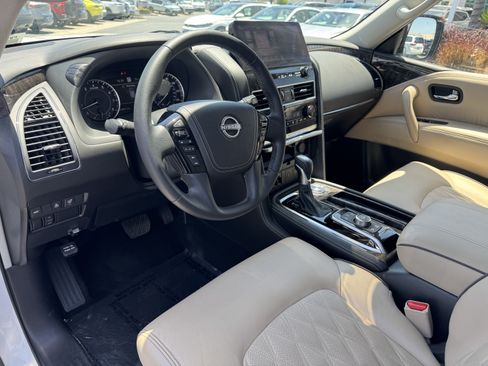 Used 2024 Nissan Armada Platinum w/ Captain's Chairs Package RWD image 15