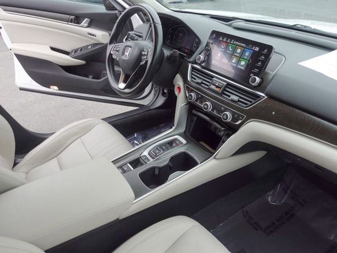 Used 2020 Honda Accord Touring image 15