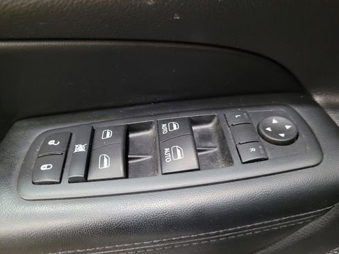 Used 2017 Jeep Grand Cherokee Laredo AWD/4WD image 27