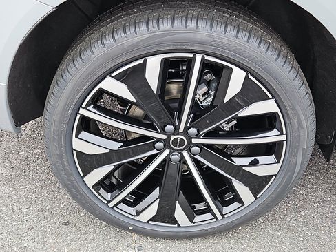 New 2026 Volvo XC60 B5 Ultra w/ Protection Package Premier image 7