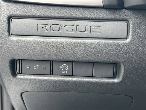 Certified 2025 Nissan Rogue S image 17
