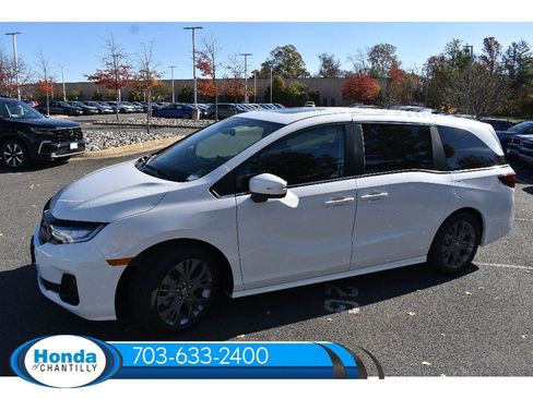 New 2026 Honda Odyssey Touring image 5