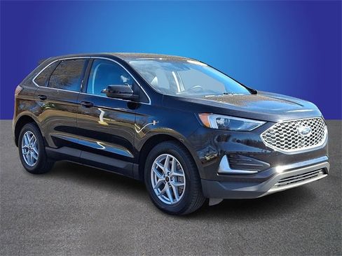 Used 2024 Ford Edge SEL image 3