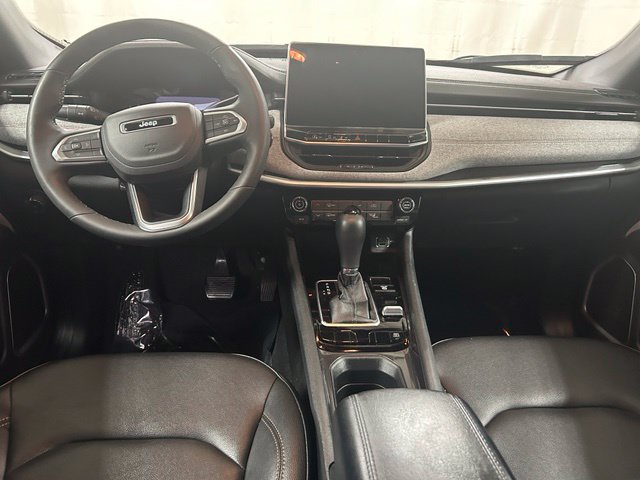 Used 2024 Jeep Compass Latitude AWD/4WD image 16