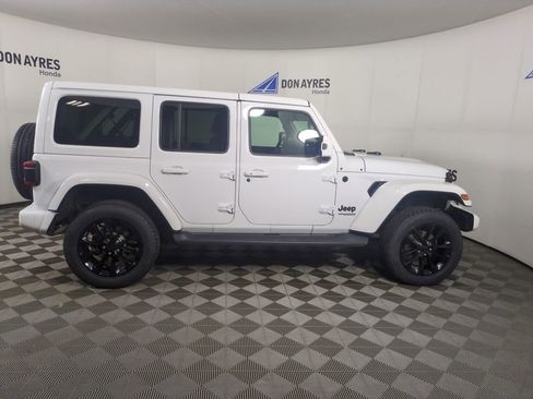 Used 2021 Jeep Wrangler Unlimited Sahara image 9