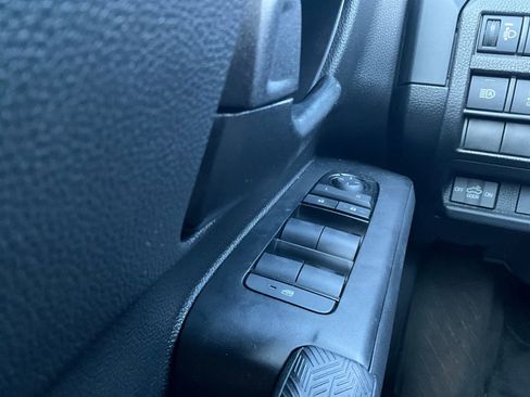 Used 2024 Toyota Tacoma SR image 18