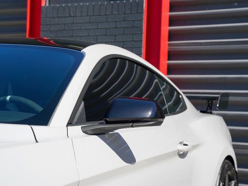 Used 2021 Ford Mustang Shelby GT500 w/ Carbon Fiber Track Pack image 8