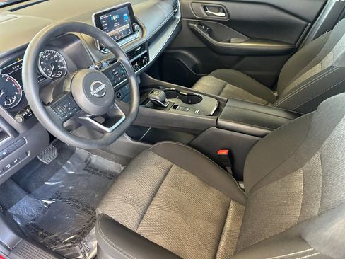 Used 2024 Nissan Rogue SV FWD image 11