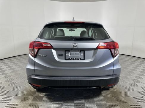 Used 2017 Honda HR-V LX image 6