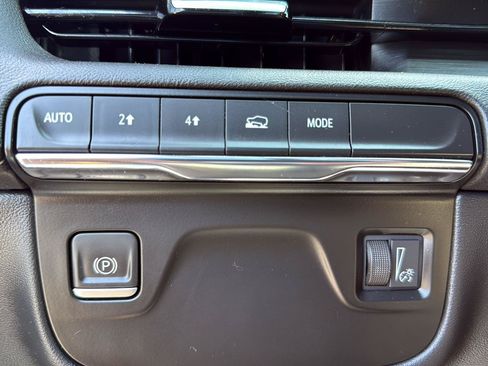 Used 2023 Cadillac Escalade ESV Premium Luxury AWD/4WD image 37
