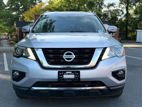 Used 2019 Nissan Pathfinder SV AWD/4WD image 9