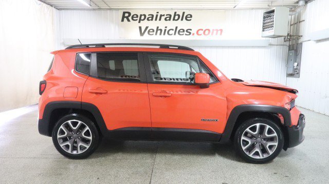 Used 2015 Jeep Renegade Latitude FWD image 4