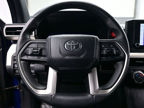 Used 2024 Toyota Tacoma TRD Off-Road image 23