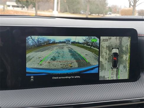 Certified 2025 Nissan Kicks SR image 18