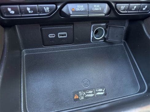 Used 2021 GMC Yukon SLT w/ SLT Luxury Plus Package image 19