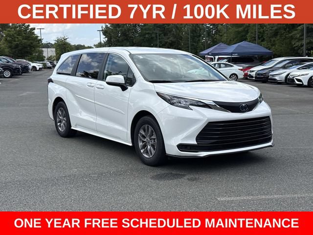 Used 2024 Toyota Sienna LE AWD/4WD image 1