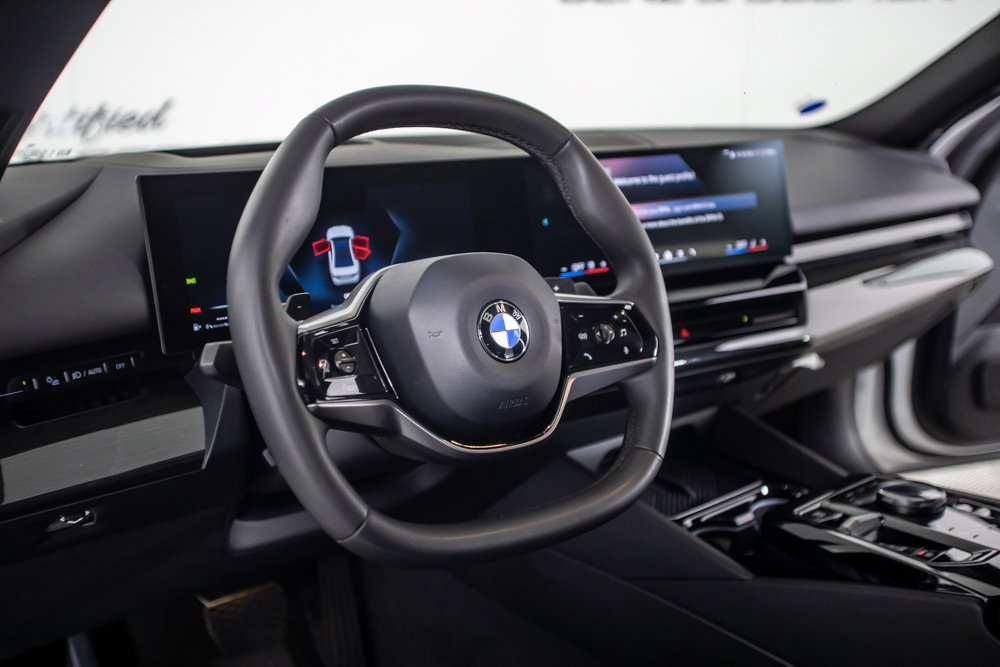Used 2024 BMW 530i w/ Premium Package RWD image 21