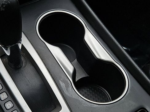 Used 2016 Nissan Altima 2.5 SR w/ LED Appearance Package image 22