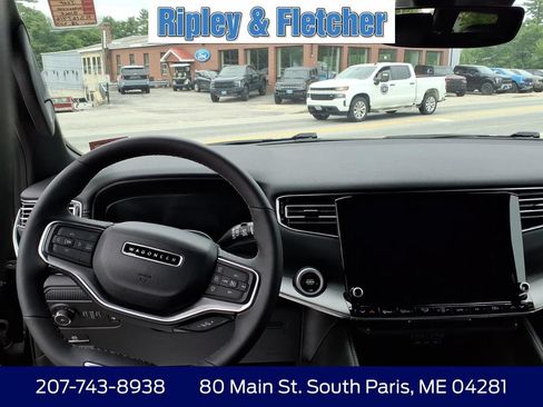 Used 2024 Jeep Wagoneer Series II AWD/4WD image 13