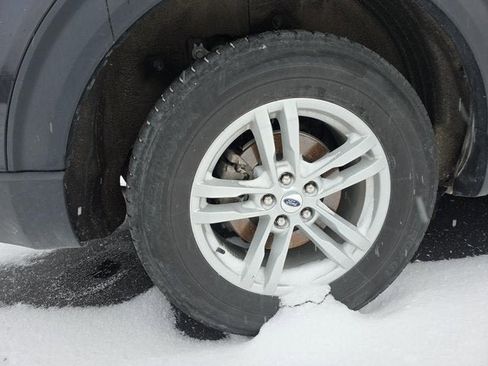 Used 2023 Ford Explorer XLT w/ Equipment Group 202A image 19