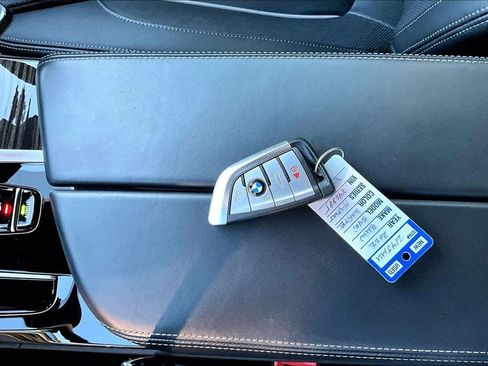 Used 2022 BMW 540i xDrive w/ M Sport Package image 34