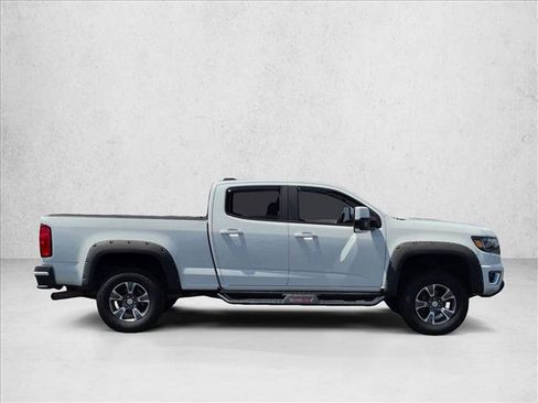 Used 2017 Chevrolet Colorado Z71 AWD/4WD image 4