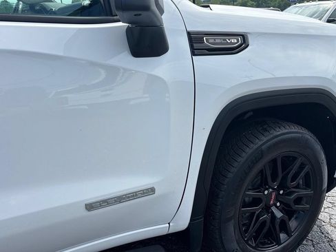 Used 2022 GMC Sierra 1500 Elevation w/ X31 Off-Road Package AWD/4WD image 12