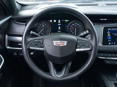 Used 2022 Cadillac XT4 Premium Luxury w/ Sun And Sound Package AWD/4WD image 13