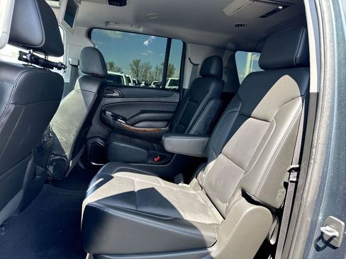 Used 2020 Chevrolet Suburban Premier AWD/4WD image 23