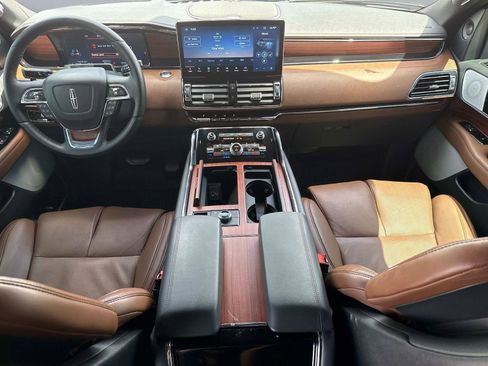 Used 2024 Lincoln Navigator Reserve AWD/4WD image 17