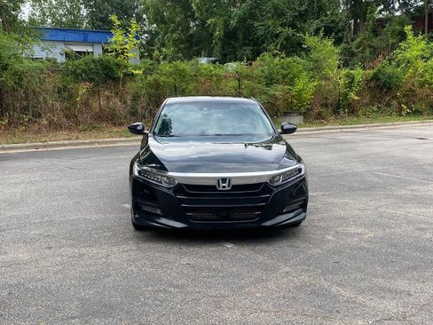Used 2018 Honda Accord EX image 2