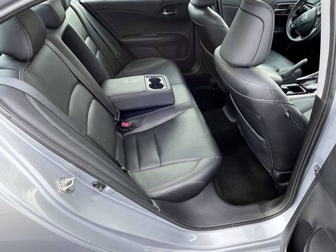 Used 2017 Honda Accord Touring image 27