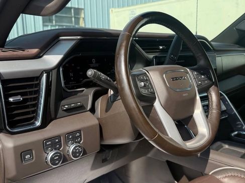 Used 2025 GMC Sierra 2500 Denali w/ Denali Reserve Package AWD/4WD image 10