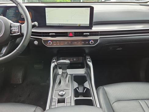 Used 2024 Kia Sorento S w/ Panoramic Sunroof Package FWD image 23