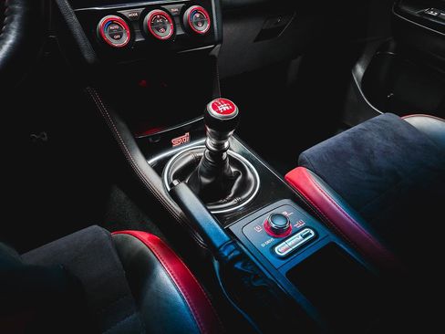 Used 2020 Subaru WRX STI AWD/4WD image 31