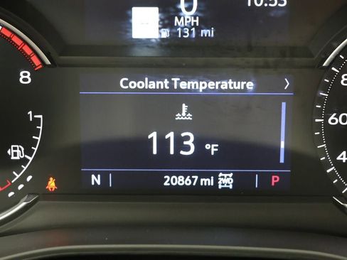 Used 2025 Cadillac XT6 Premium Luxury image 19