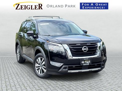 Certified 2023 Nissan Pathfinder SL AWD/4WD image 1