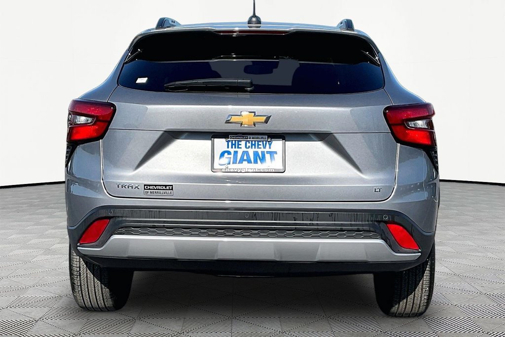 Used 2025 Chevrolet Trax LT w/ Driver Confidence Package FWD image 5