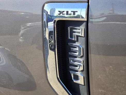 Used 2022 Ford F350 XLT w/ XLT Premium Package AWD/4WD image 40