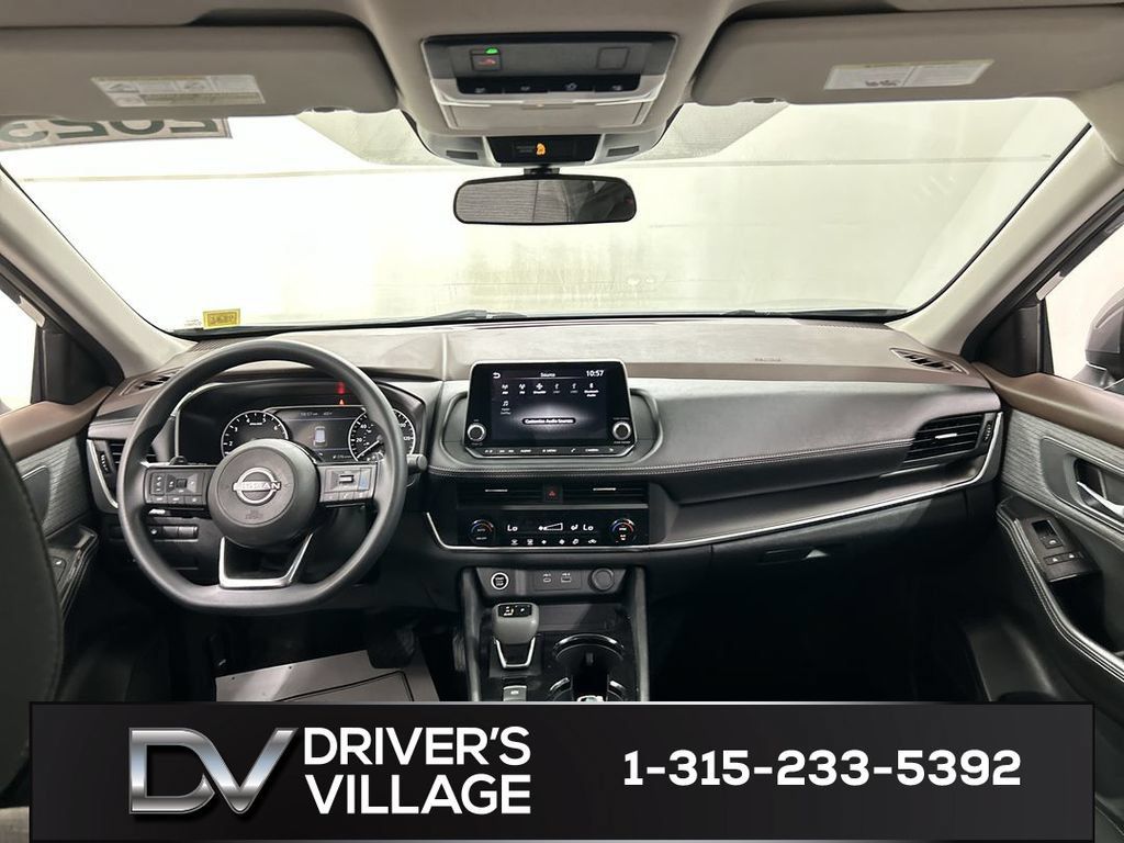 Used 2023 Nissan Rogue SV AWD/4WD image 18