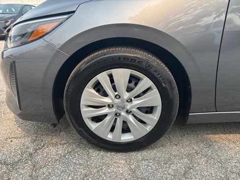 Used 2025 Nissan Sentra S FWD image 23