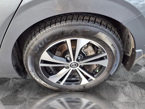 Used 2022 Nissan Sentra SV image 18