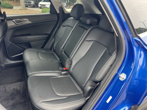 Used 2025 Kia Sportage EX FWD image 17