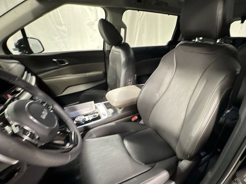 New 2026 Kia Carnival SX FWD image 4