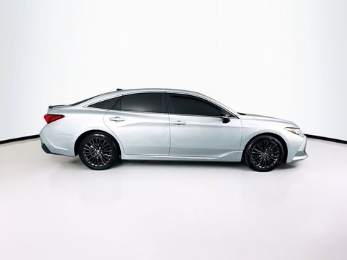 Used 2021 Toyota Avalon XSE image 11