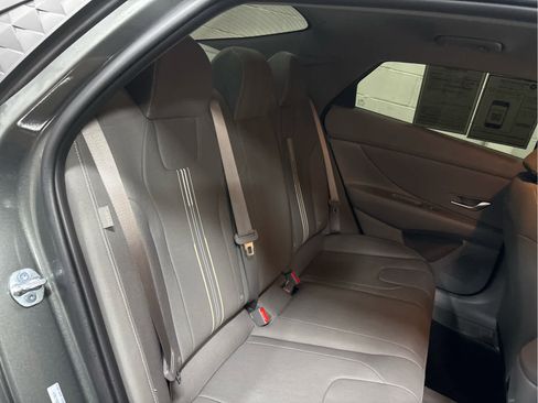 Used 2025 Hyundai Elantra Sport image 22