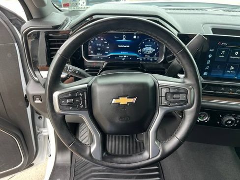 Used 2023 Chevrolet Silverado 1500 LT AWD/4WD image 15