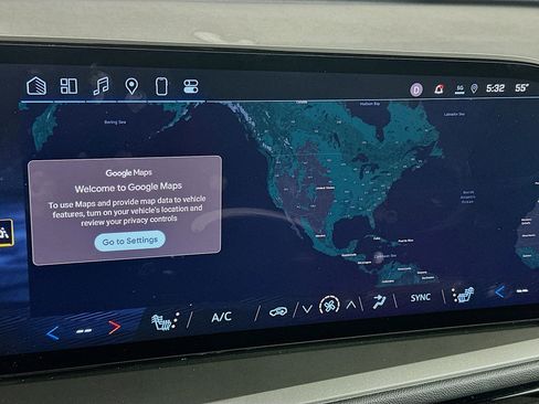 Used 2025 Chevrolet Traverse LT image 22