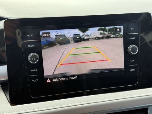 Used 2025 Volkswagen Taos SE FWD image 23